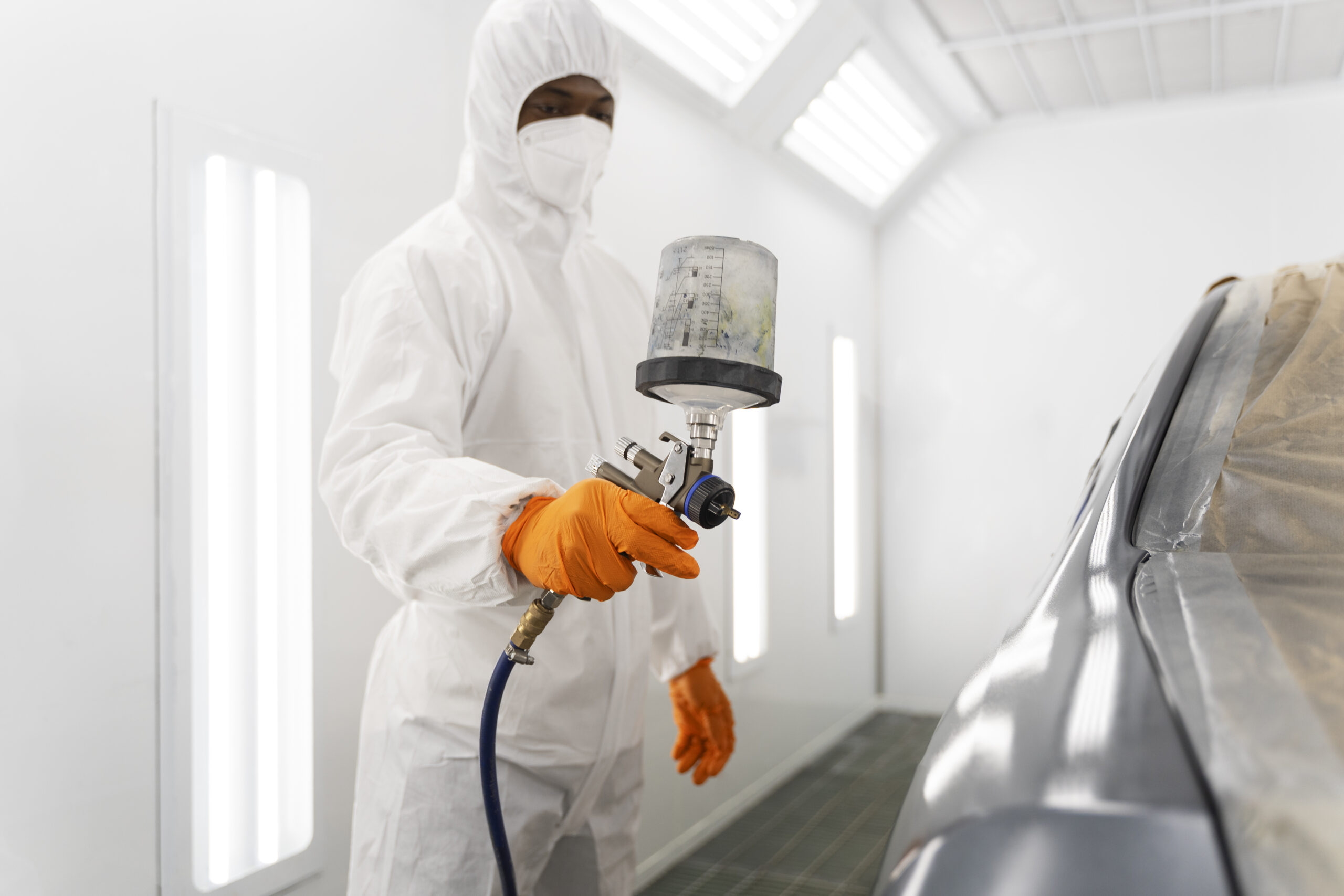 service-worker-painting-car-auto-service (1)